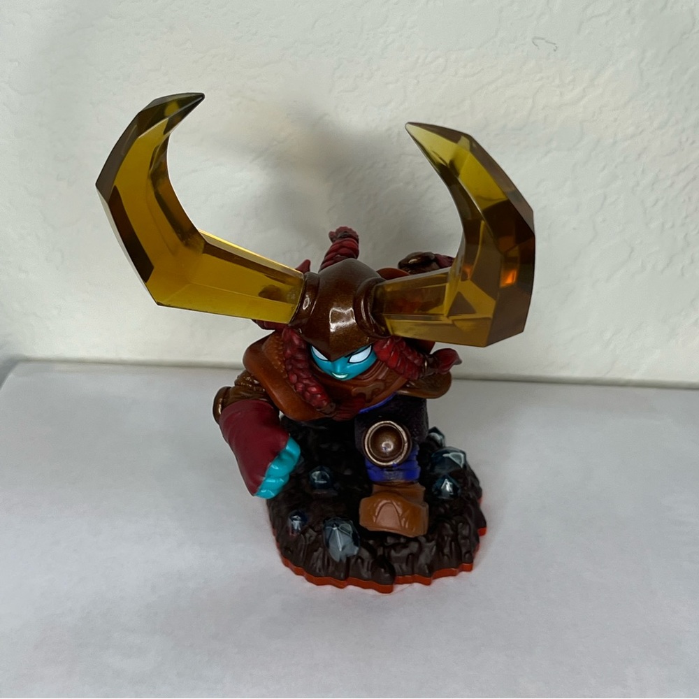 Skylanders Trap Team Head Rush Earth Trap Master Skylander.
